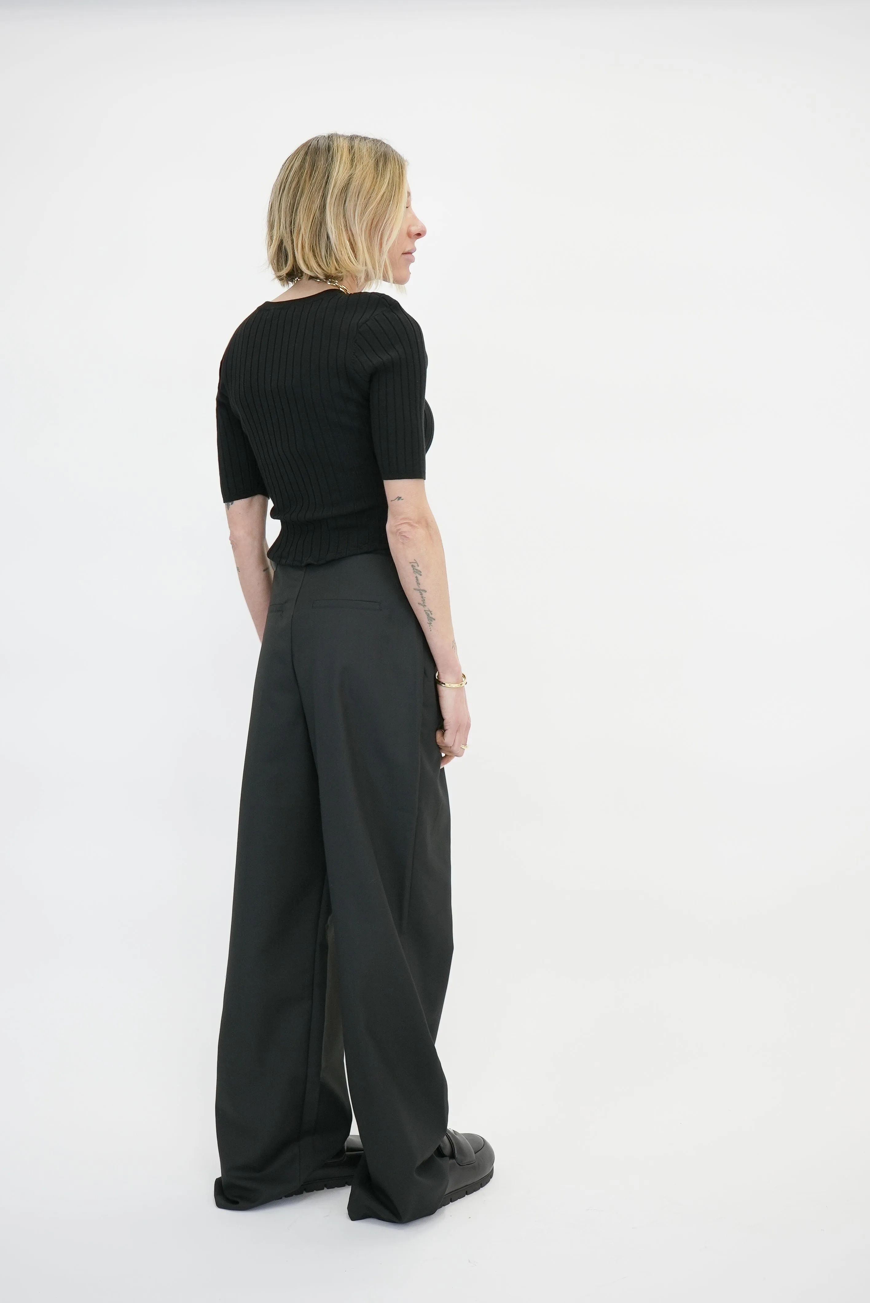 TARA CROP KNITTED TOP